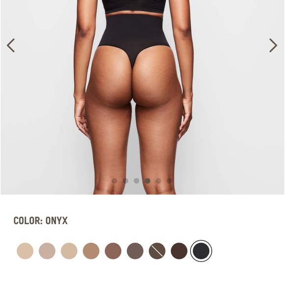 Skims core control thong -new in box
Some
Boxes damaged when delivered - Picture 4 of 15